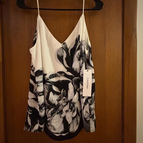 Brand new with tags- Calvin Klein - Picture 1 of 7
